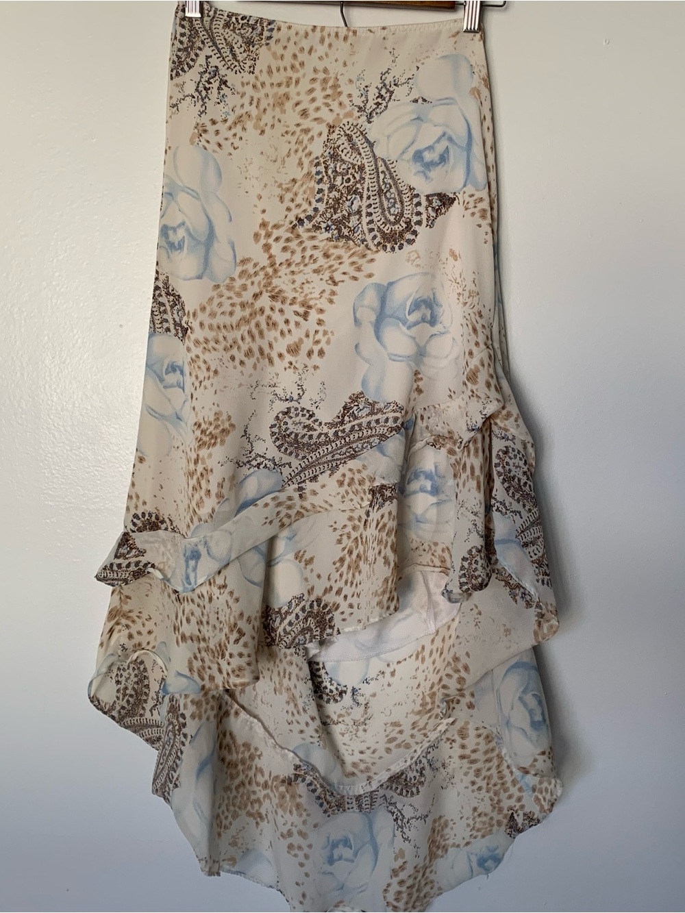 Cache Cream High-Low Ruffle Skirt with Blue Rose Print